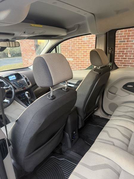 Used 2015 Ford Transit Connect XLT FWD image 11