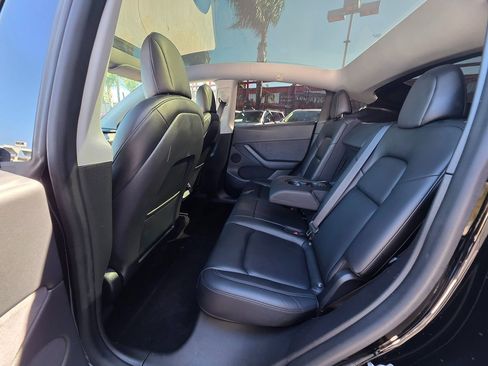 Used 2021 Tesla Model Y Long Range image 22