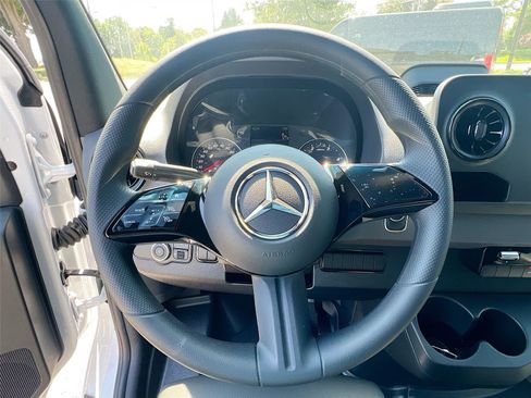 New 2025 Mercedes-Benz Sprinter 2500 image 11