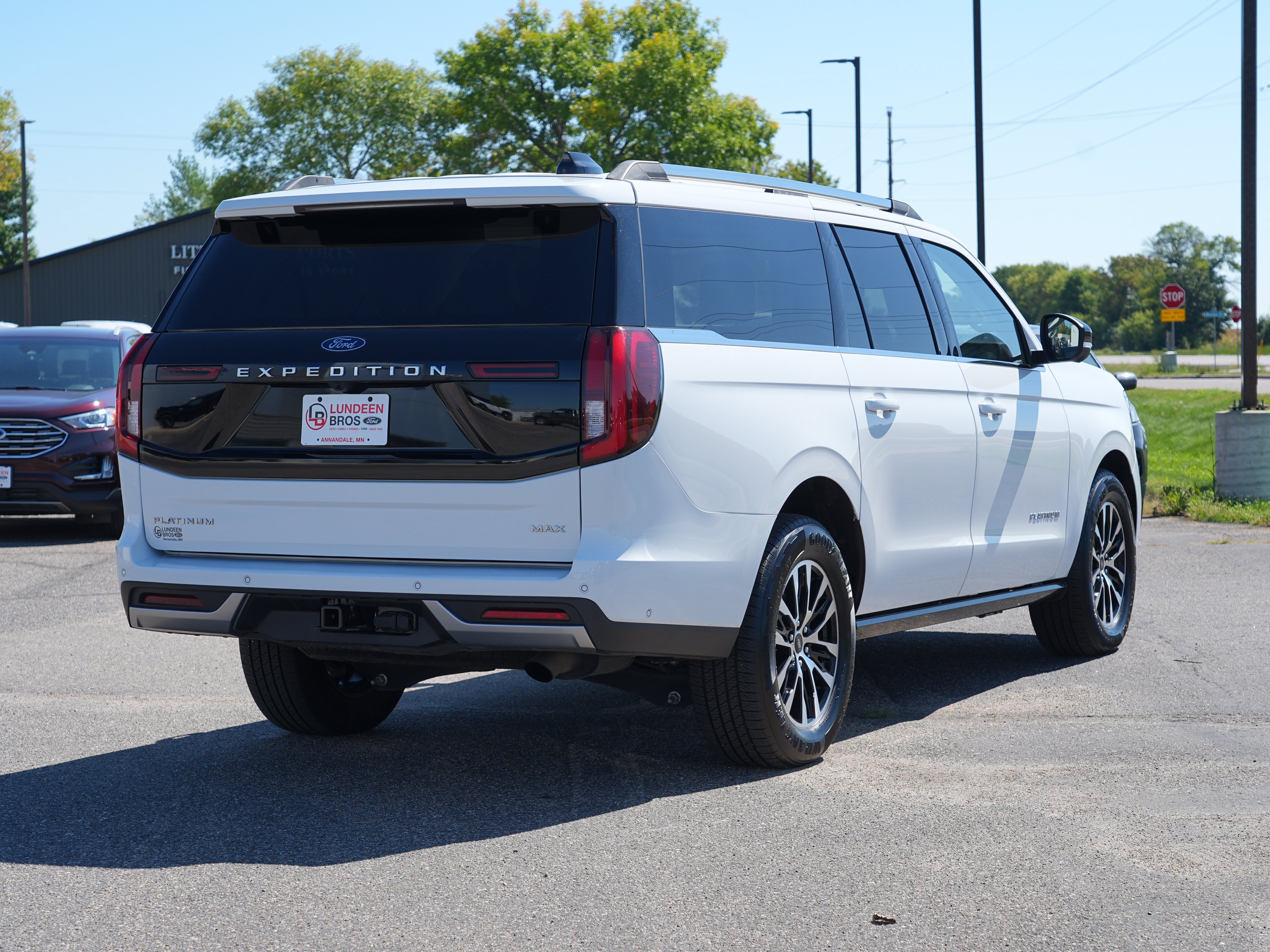 Used 2025 Ford Expedition Max Platinum AWD/4WD image 3