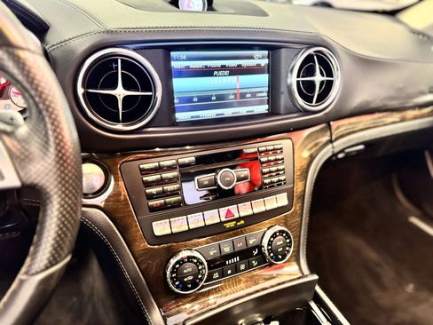 Used 2015 Mercedes-Benz SL 400 w/ Premium I Package image 20