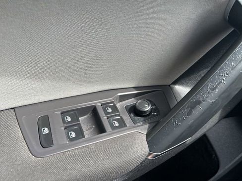 Used 2018 Volkswagen Tiguan S FWD image 20