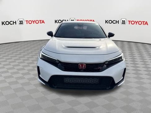 Used 2024 Honda Civic Type R image 2