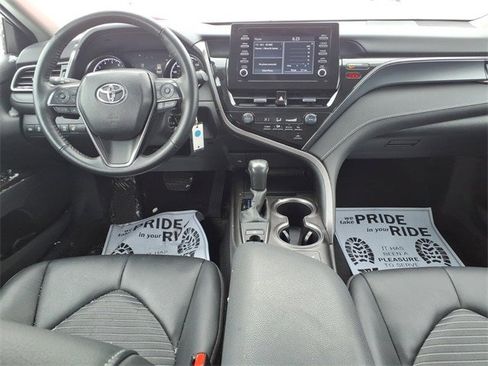 Used 2024 Toyota Camry SE image 11