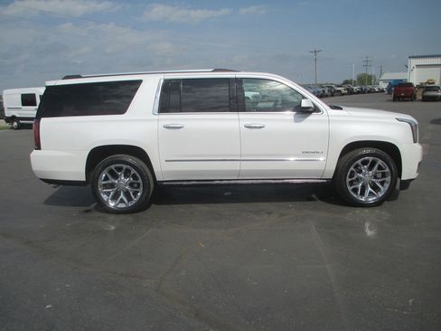 Used 2019 GMC Yukon XL Denali w/ Denali Ultimate Package image 4