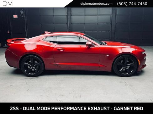 Used 2016 Chevrolet Camaro SS RWD image 5