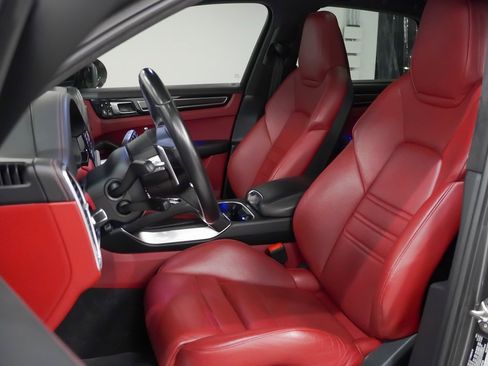 Used 2020 Porsche Cayenne Turbo w/ Assistance Package image 5