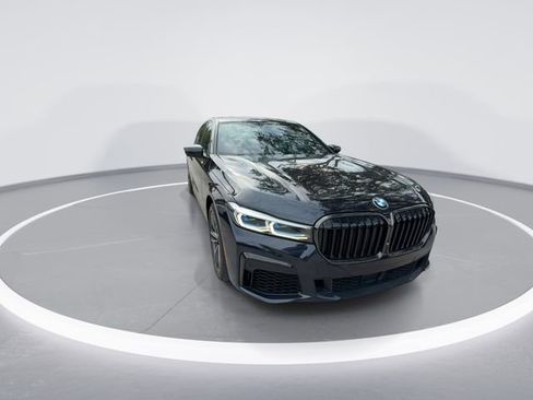 Used 2020 BMW 750i xDrive AWD/4WD image 2