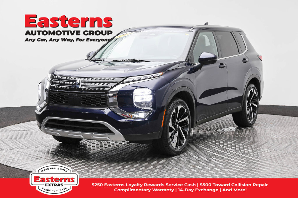 Used 2024 Mitsubishi Outlander SE FWD image 1