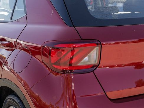 Used 2025 Hyundai Venue SEL FWD image 6
