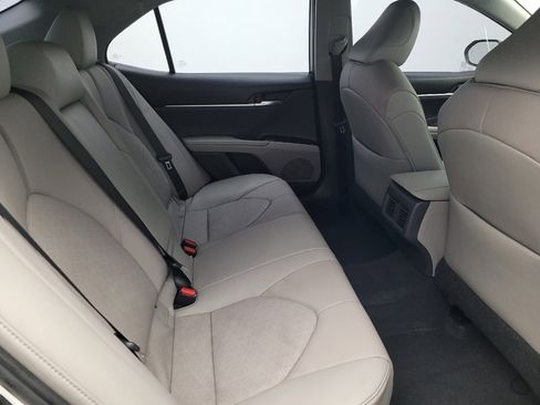 Used 2018 Toyota Camry XSE image 19