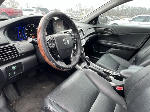 Used 2014 Honda Accord Touring image 17