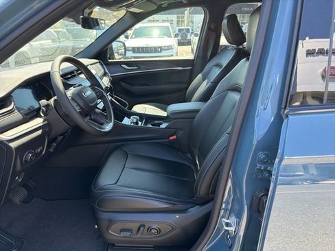 New 2026 Jeep Grand Cherokee Limited w/ Limited Altitude Package AWD/4WD image 13