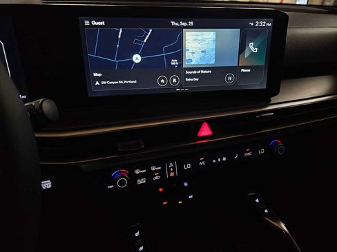 Used 2025 Kia Sorento SX image 30