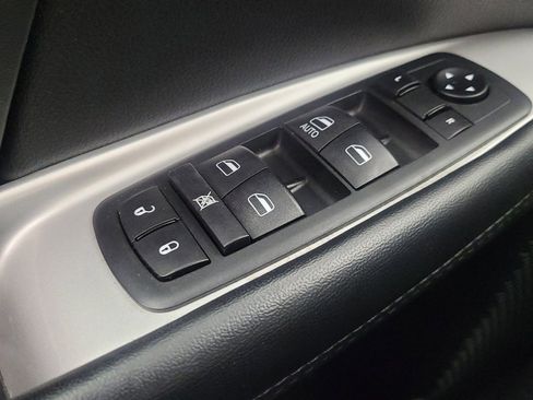 Used 2020 Dodge Journey SE w/ SE Popular Equipment Group FWD image 27