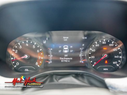 Used 2024 Jeep Compass Latitude image 14