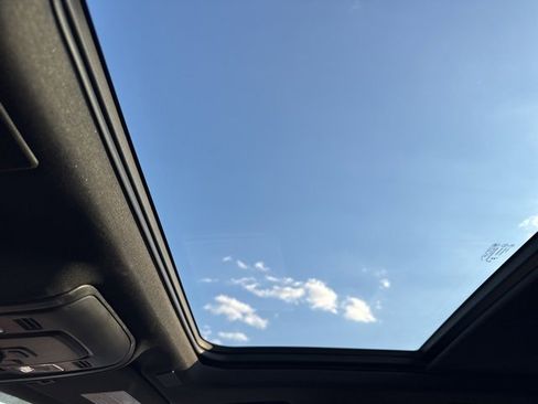 Used 2025 Chevrolet Tahoe High Country image 26