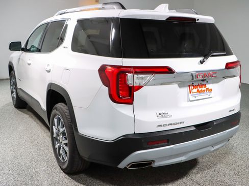 Used 2023 GMC Acadia SLT AWD/4WD image 9
