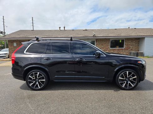 Used 2018 Volvo XC90 T6 Momentum w/ Momentum Plus Package AWD/4WD image 4