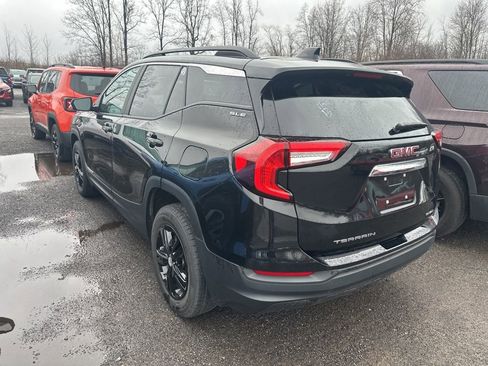 Used 2023 GMC Terrain SLE w/ Driver Convenience Package AWD/4WD image 4