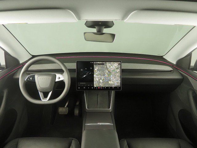 Used 2026 Tesla Model Y Long Range AWD/4WD image 3