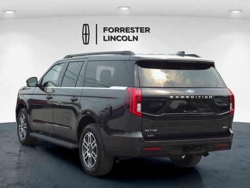 Used 2025 Ford Expedition Max Active AWD/4WD image 5