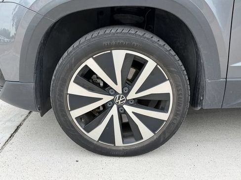Used 2022 Volkswagen Taos SE FWD image 9
