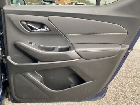 Used 2022 Chevrolet Traverse LT w/ LT Premium Package image 19