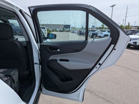 Certified 2022 Chevrolet Equinox LS w/ LPO, Floor Liner Package AWD/4WD image 37