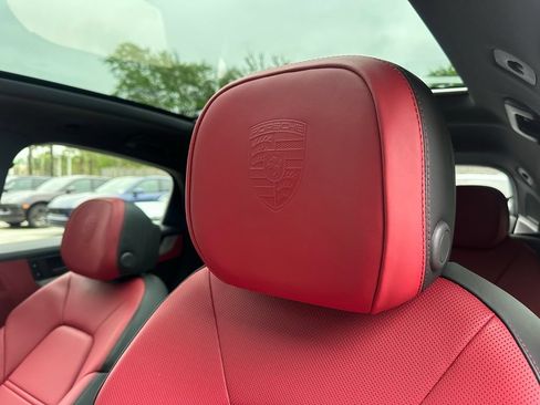 Used 2026 Porsche Cayenne E-Hybrid Coupe AWD/4WD image 24