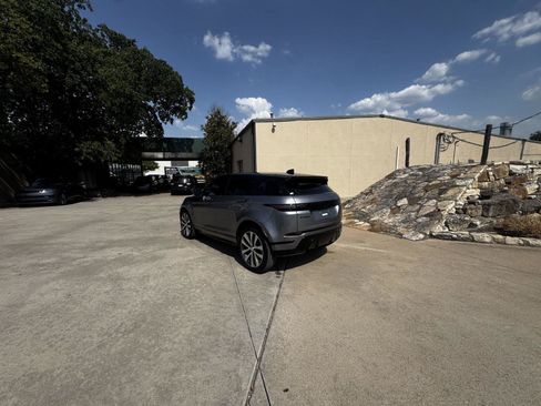Certified 2025 Land Rover Range Rover Evoque Dynamic SE AWD/4WD image 4