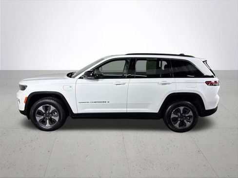 Certified 2023 Jeep Grand Cherokee 4WD 4xe w/ Luxury Tech Group II image 10