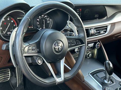 Used 2018 Alfa Romeo Stelvio Ti Sport image 22