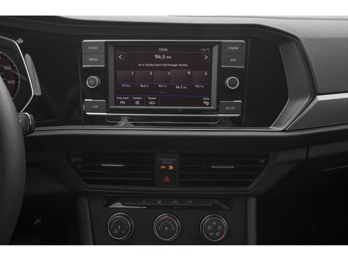 Used 2019 Volkswagen Jetta SE w/ Cold Weather Package FWD image 11