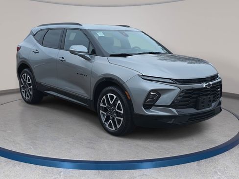 Used 2023 Chevrolet Blazer RS w/ Enhanced Convenience Package image 3
