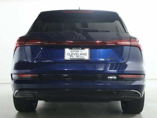 Used 2022 Audi e-tron Premium AWD/4WD image 46