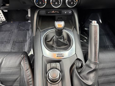 Used 2019 FIAT 124 Spider Abarth w/ Convenience Group image 15