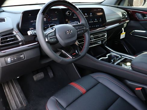 New 2026 Chevrolet Traverse RS w/ LPO, Floor Liner Package image 3