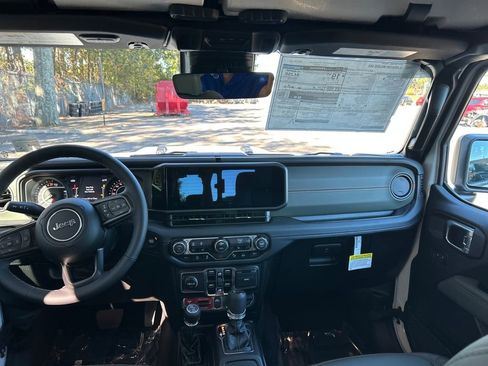 New 2025 Jeep Gladiator Mojave image 23