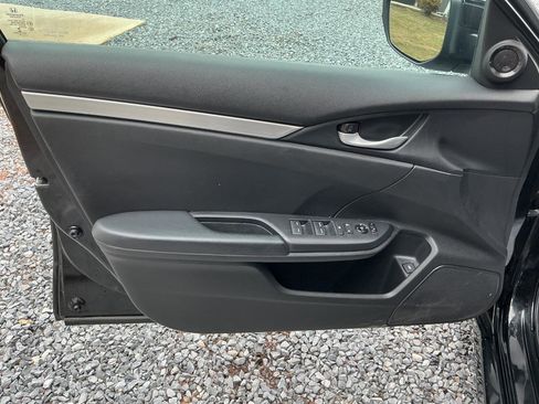Used 2019 Honda Civic Sport image 9