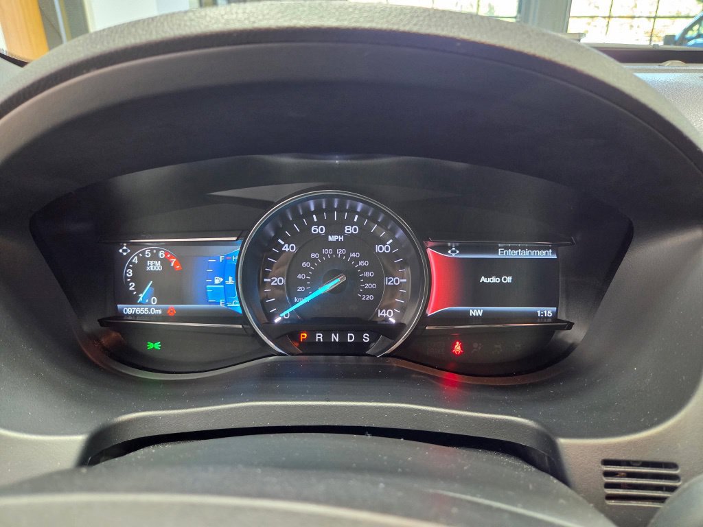 Used 2018 Ford Explorer XLT w/ XLT Technology Feature Bundle AWD/4WD image 30