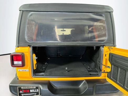 Used 2018 Jeep Wrangler Unlimited Sport S AWD/4WD image 25