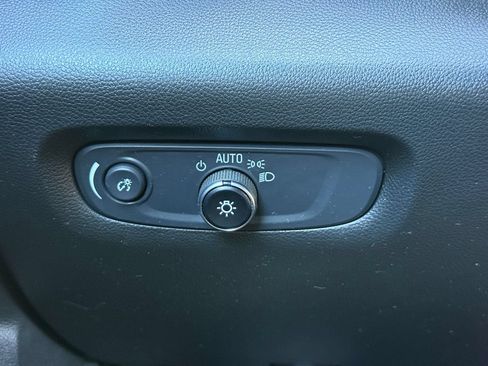 Used 2023 Chevrolet Traverse LS AWD/4WD image 33