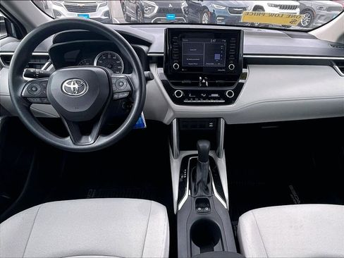 Used 2022 Toyota Corolla Cross L image 21