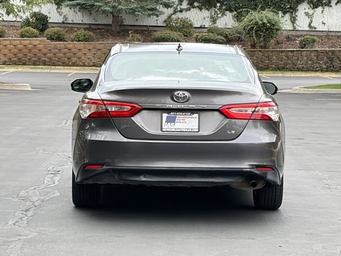 Used 2020 Toyota Camry LE FWD image 5