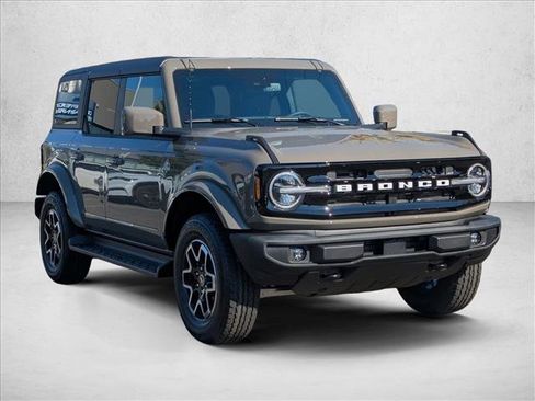 New 2025 Ford Bronco Outer Banks image 6