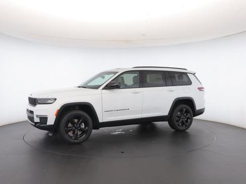 New 2025 Jeep Grand Cherokee L Limited w/ Black Appearance Package image 40