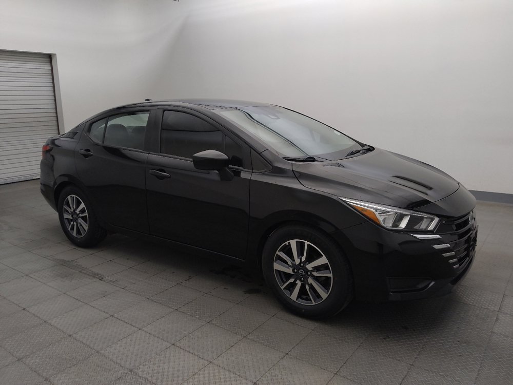 Used 2023 Nissan Versa SV FWD image 11