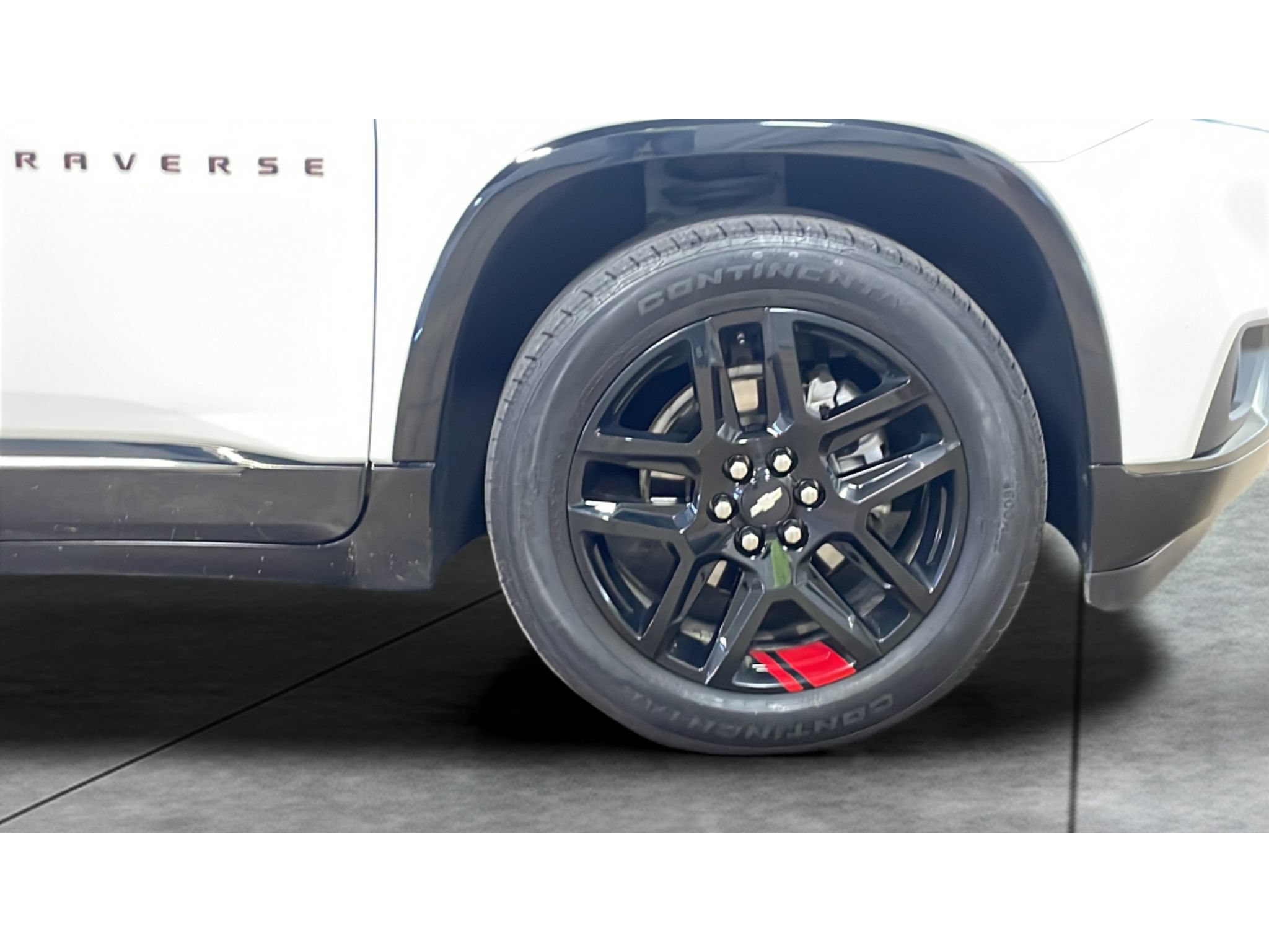 Used 2021 Chevrolet Traverse Premier w/ Redline Edition AWD/4WD image 19