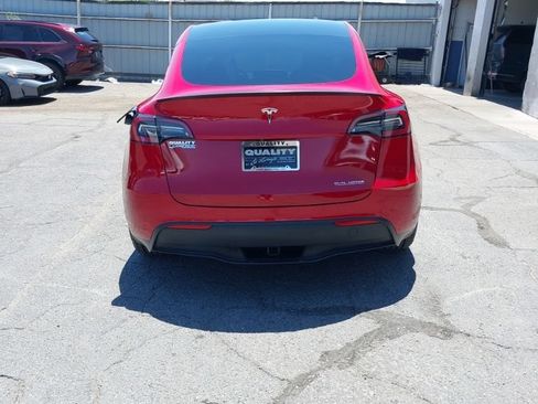 Used 2022 Tesla Model Y Performance AWD/4WD image 3
